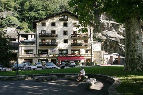 Crimea Wine Hotel Chiavenna Dış mekan fotoğraf