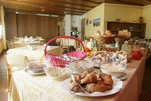 Crimea Wine Hotel Chiavenna Dış mekan fotoğraf
